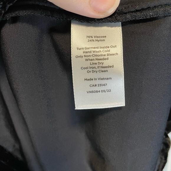 Talbots black velvet, long sleeve, ruffle collar top, size Large - Picture 11 of 11